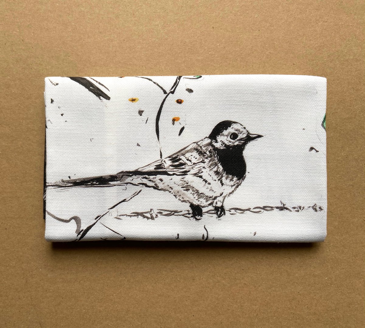LnSDesigners's tweet photo. Local artist @lostmonkeyart will be bringing these gorgeous #art prints, Tshirts, Teatowels and Mugs to the #MadeinWalthamForest #market. Pick one up on Sunday 25th July from 11am-4pm!
#WFCRAFTMARKET #localmakersmarket #walthamforest #homewares #E17 https://t.co/KVfLawPzqP