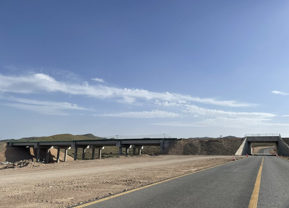 licitacivil's tweet photo. Estado de las #obras de la #autoviadelalmanzora junto a #Palaces #Zurgena #Almeria #estructuras #autovia #carreteras #puente #ingenieriadecaminos #ICCP #obracivil #construccion #highway #motorway #construction #civilengineering #road #structure #bridge #licitacivil https://t.co/32d3Xwqcpb