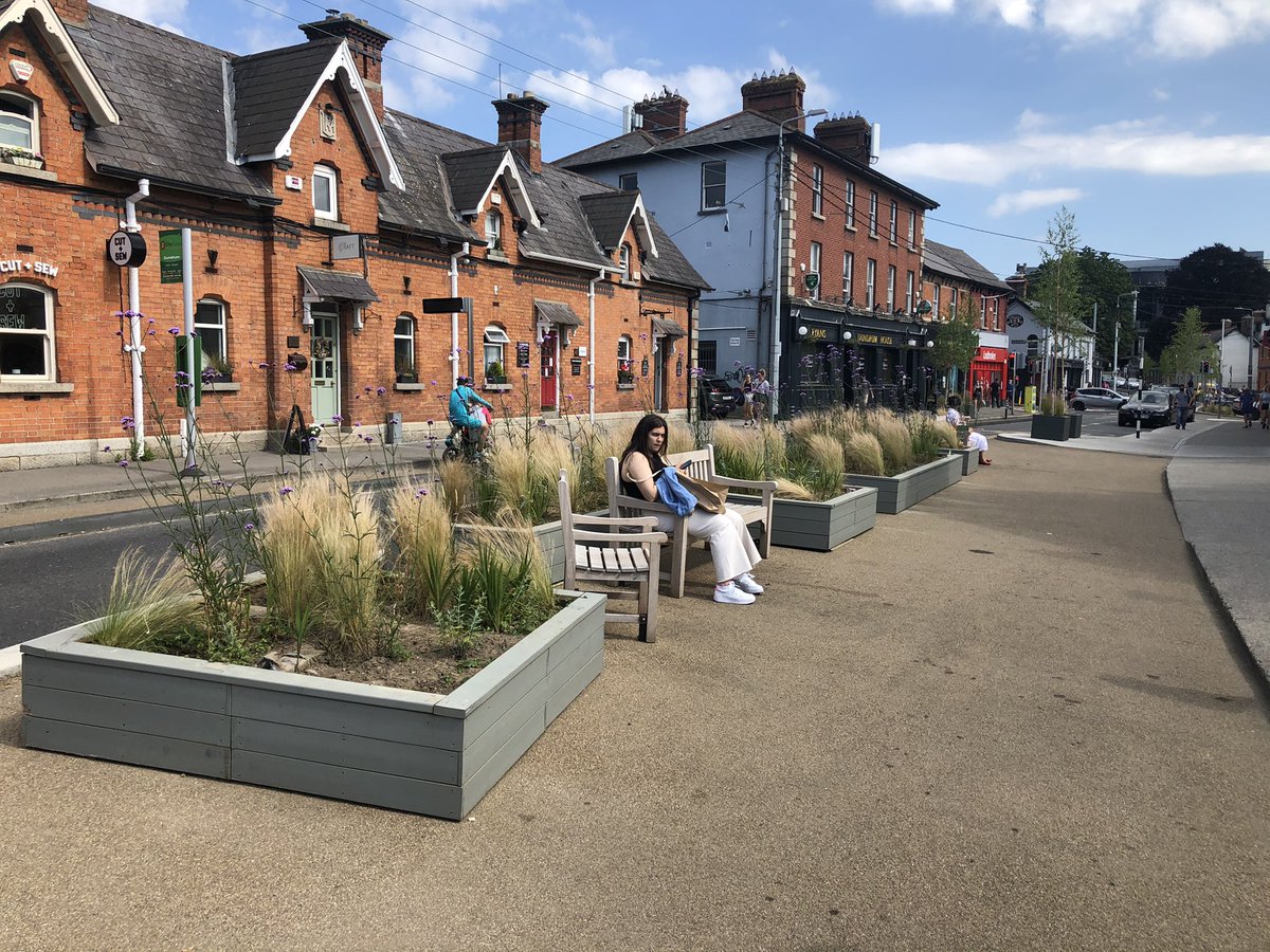 robertburns73's tweet image. Taking a rest &amp;amp; keeping cool in Dundrum.

#dlrSummerStreets
#dlrcc