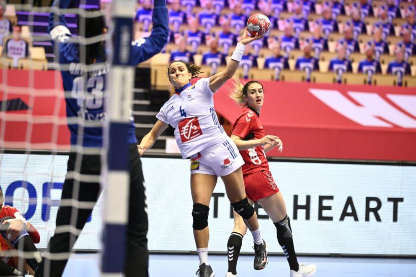 Pauline Coatanéa a fêté aujourd'hui sa 50e sélection avec <a href="/FRAHandball/">Equipes de France de Handball</a> 
Je ne sais pas à quel moment une internationale devient "importante", mais la Brestoise est une valeur sûre, championne d'Europe 2018, titulaire en Bleue depuis 3 ans, discrète mais avec un vrai caractère.