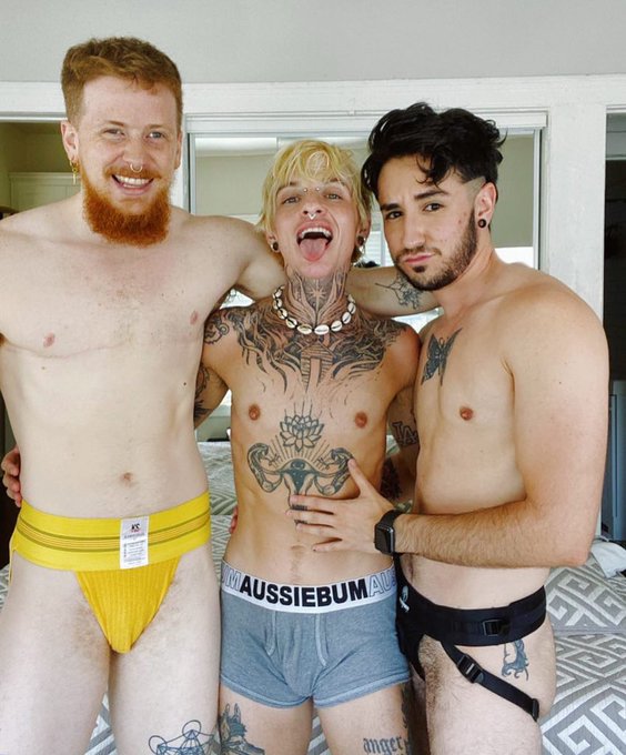 1 pic. T4T4T anyone? Hot boy summer was in full-force for this ? FTM threesome ft. my absolute favorites
