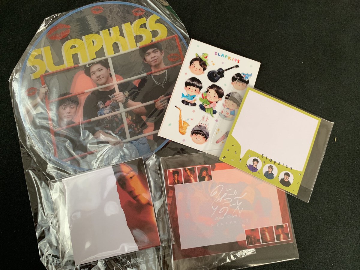 SlapkissFans's tweet photo. แจกก่อนหนึ่งเลย รี+ฟอล #Slapkiss https://t.co/XchzGxRrTa