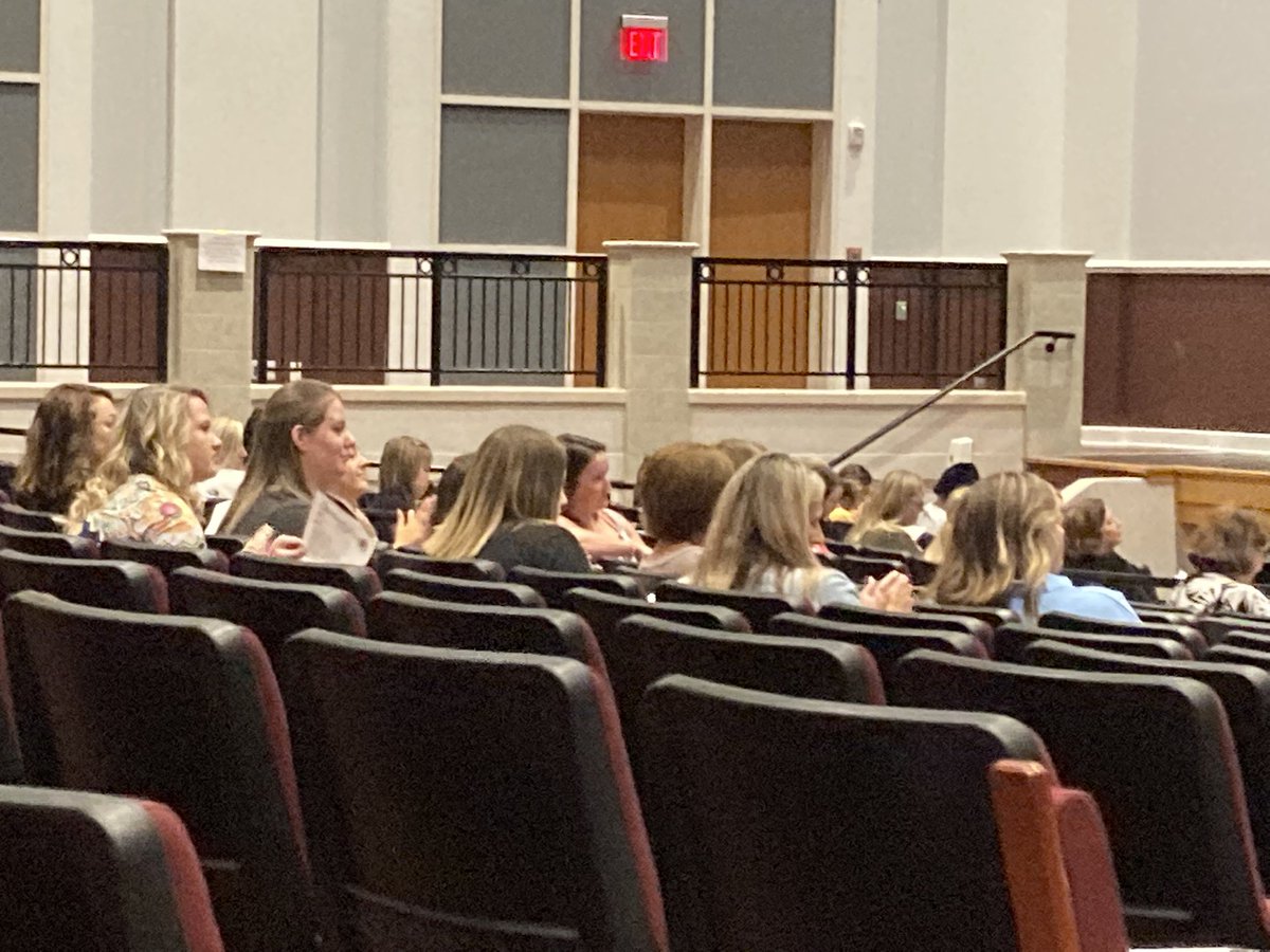 monroe_schools's tweet photo. Welcome to our new staff members who are joining us for three days of TIP! @mcsfinearts #learngrowsucceed #honoringpast #celebratingpresent #preparingforthefuture https://t.co/csbxlkd81L