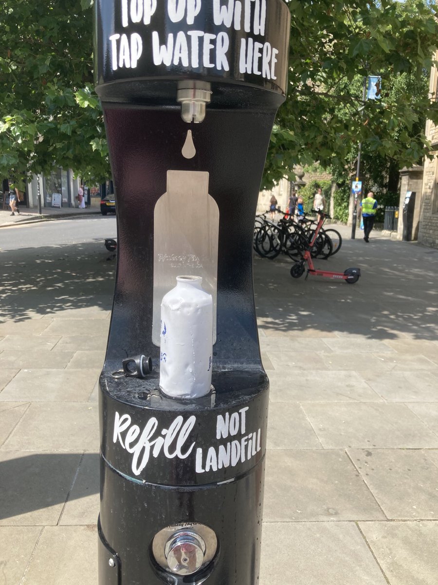 CllrDineRomero's tweet photo. On such a hot day I’m so grateful to ⁦@wessexwater⁩ for providing water bottle fill up points around town. https://t.co/TolkxvdRUd