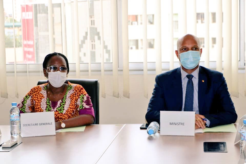 Ministère en charge des Investissements et des PPP tweet media