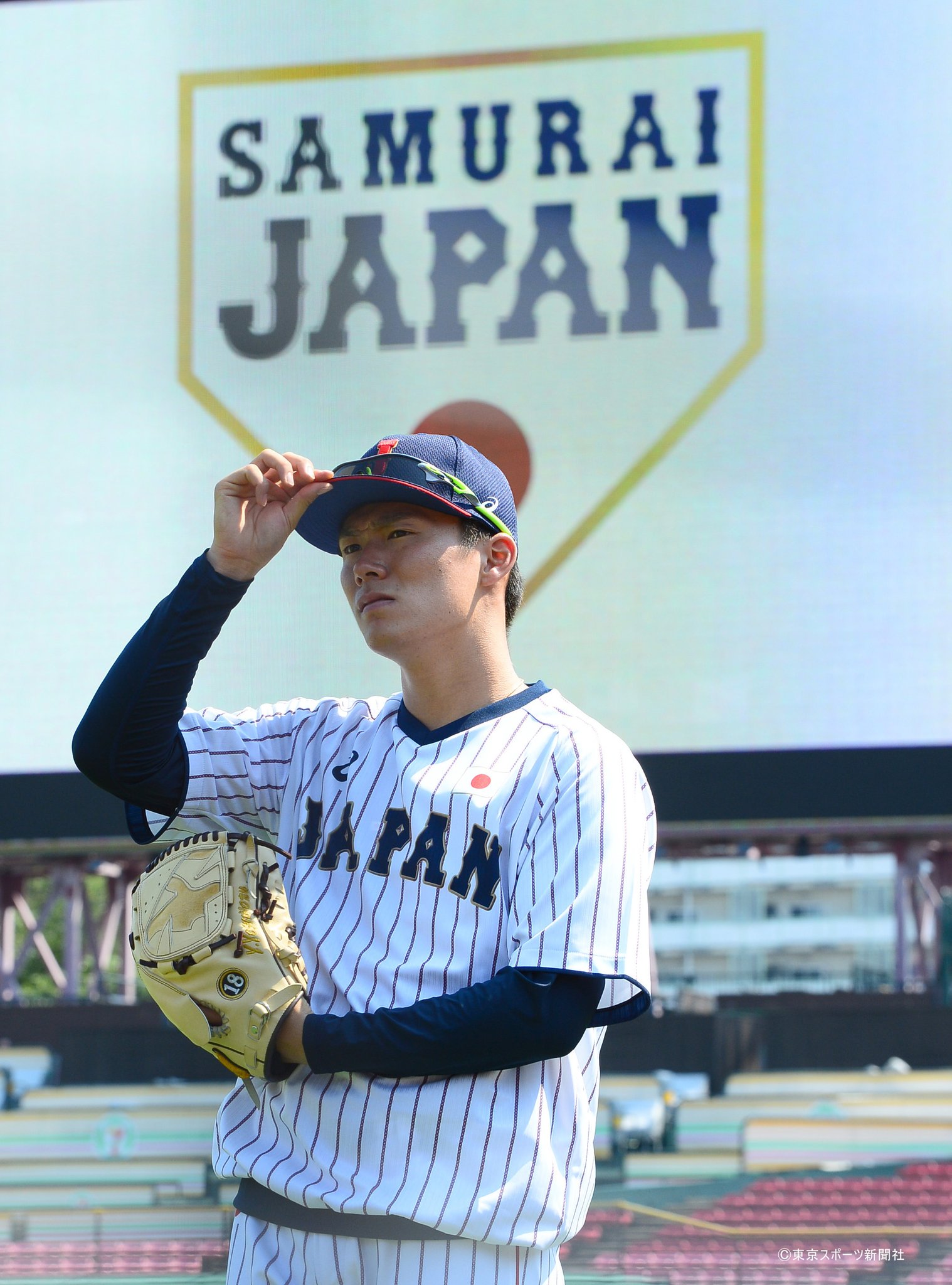 【新品未開封】侍　JAPAN 山本由伸　光る侍スティック Amazon.co.jp: WBC 光る侍スティック 山本由伸 侍ジャパン 公式