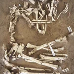 6000年の時を経て？イタリアのサンジョルジョの墓から6000年前の恋人が発見される!