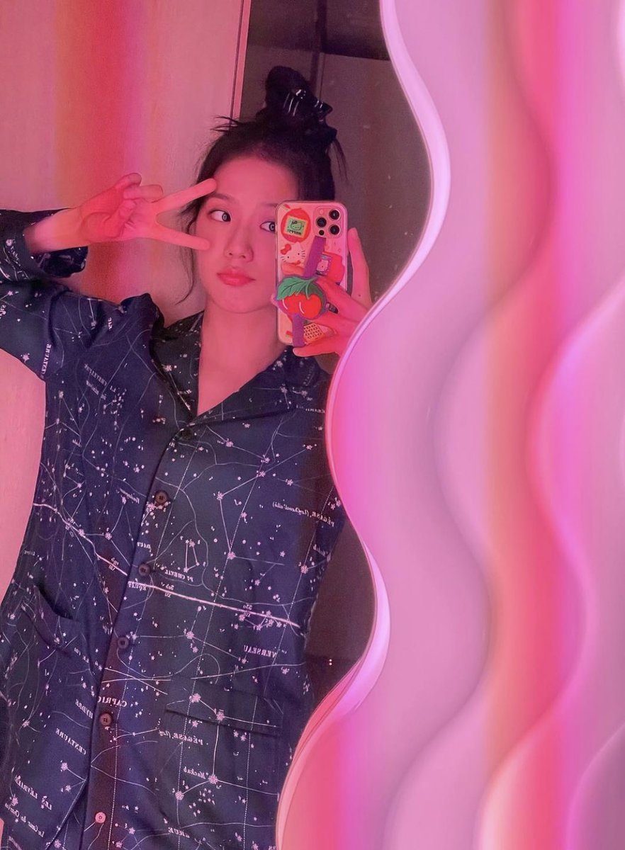 jisoo pics tweet media