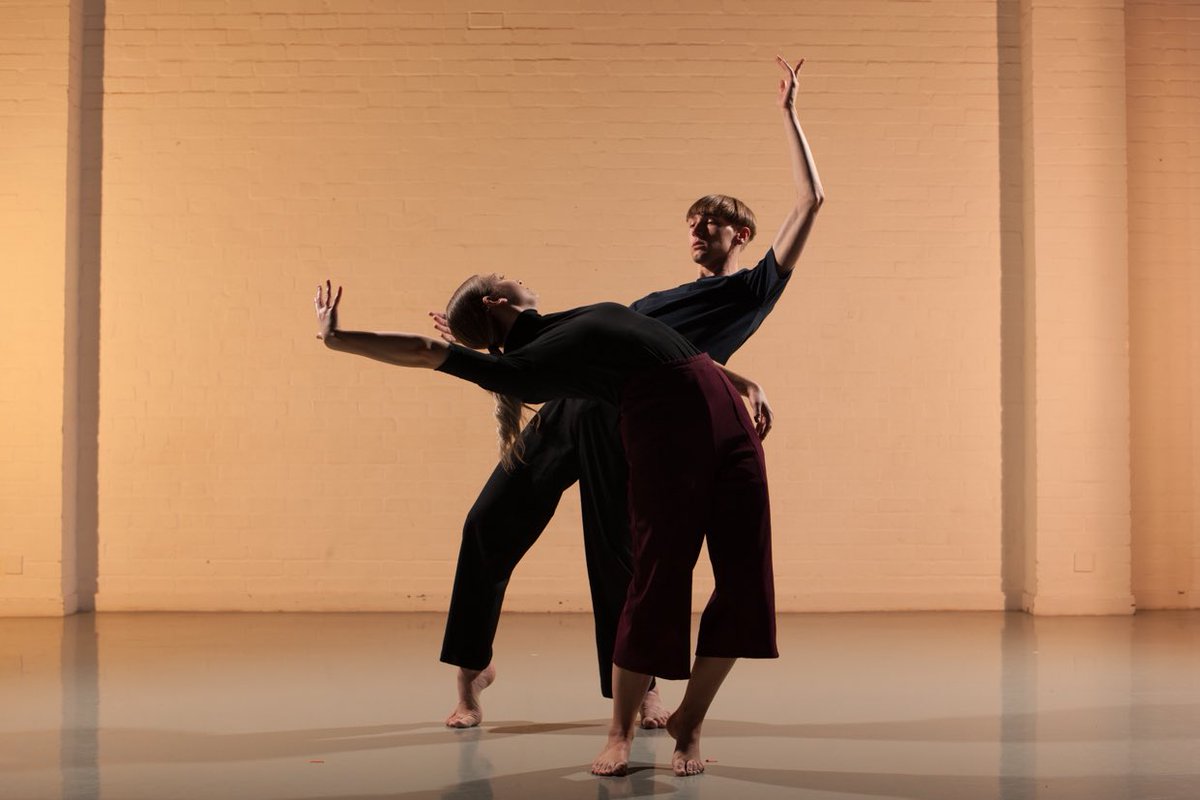 Nu by Yael Flexer part of the Mapdance UK Tour 2021 

Photography: Chris Nash
Costume: Rosalind Noctor