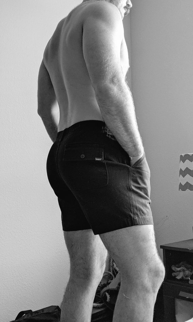 lumbrjack14's tweet photo. https://t.co/eqo6ARuAva
#theweekendhasarrived #chubbies #fitbears #musclebears #daddys https://t.co/H6StkR1tfl