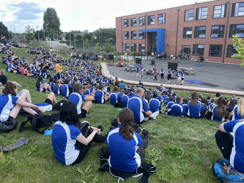 nieperDTandArt's tweet photo. Well done to Amber house on their sports day victory! A glorious day for it. Great to see so many students get involved, cheer each other on and step in for absentees. #aspire #endeavour #succeed https://t.co/v7lsEiPl3c