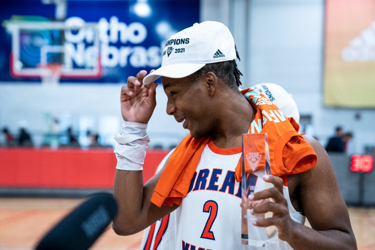 Huge weekend for <a href="/1amarwashington/">Lamar Washington</a>.  The Gatorade Oregon Player of the Year led <a href="/DreamVisionBall/">Dream Vision Basketball</a> to the #3SSB Championship and was named MVP.  The rising senior reppin' the Rose City.

(pictures courtesy of Lamar)