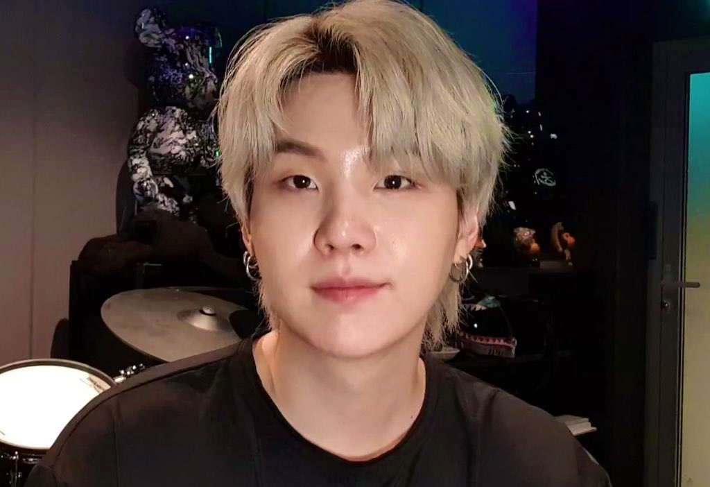 hoscass's tweet image. o que eu perdi não assistindo a live do yoongi no vlive; a thread