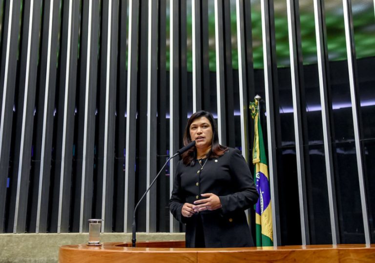 republicanos10's tweet photo. É preciso garantir que tanto o Pronon quanto o Pronas/PCD, programas que ajudam pessoas com câncer, continuem vigentes por tempo indeterminado. Quem defende é a deputada federal @mariarosassp. Saiba mais: https://t.co/y6Zxl7xrT9. 🔟🇧🇷
#PRONON #PCD #Pronas #Combateaocâncer https://t.co/dmhTXVMpIs