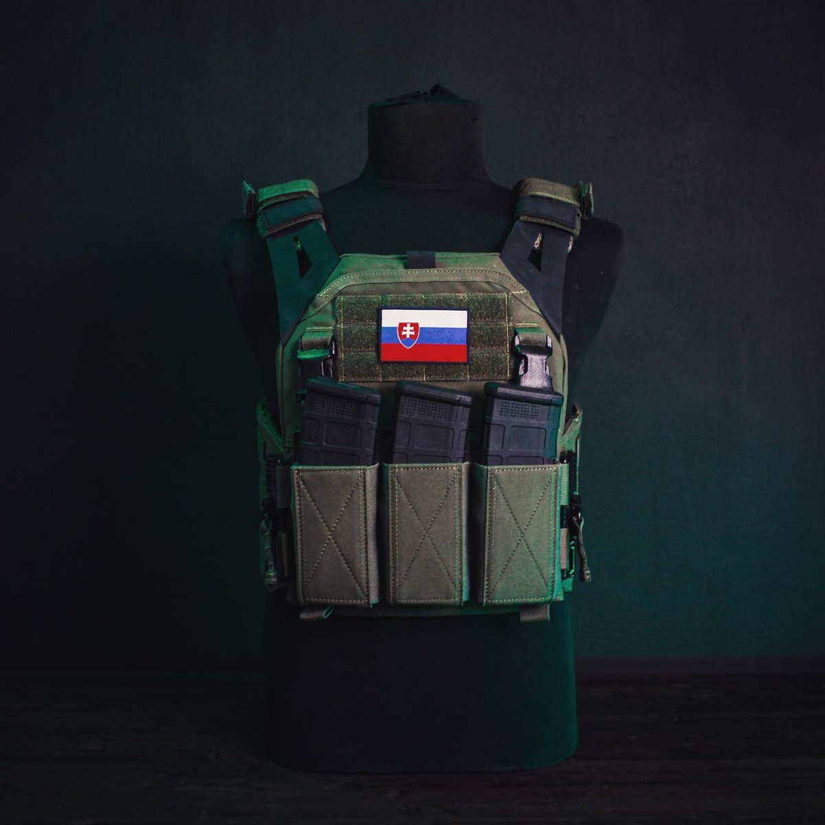 WarriorAssaultS's tweet photo. ▪️Low Profile Plate Carrier V1 that holds Hard & Soft Armour also allows quick release thanks to Speed Clips.
#battletestedgear
.
.
.
#lpc #rangergreen #warriorassaultsystems #battletested #platecarrier #lpc #lpcv1 #tacticalgear #tactical #tacticalgear ( #📷 @battletestedgear ) https://t.co/4vizHjAd72