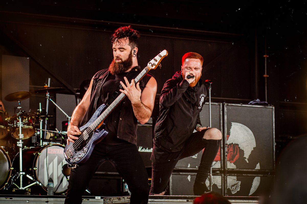 mike_randman's tweet photo. The new @MemphisMayFire singles are insane! Here's a few photos of the last time I got to photograph them! https://t.co/qLODXPbdWp