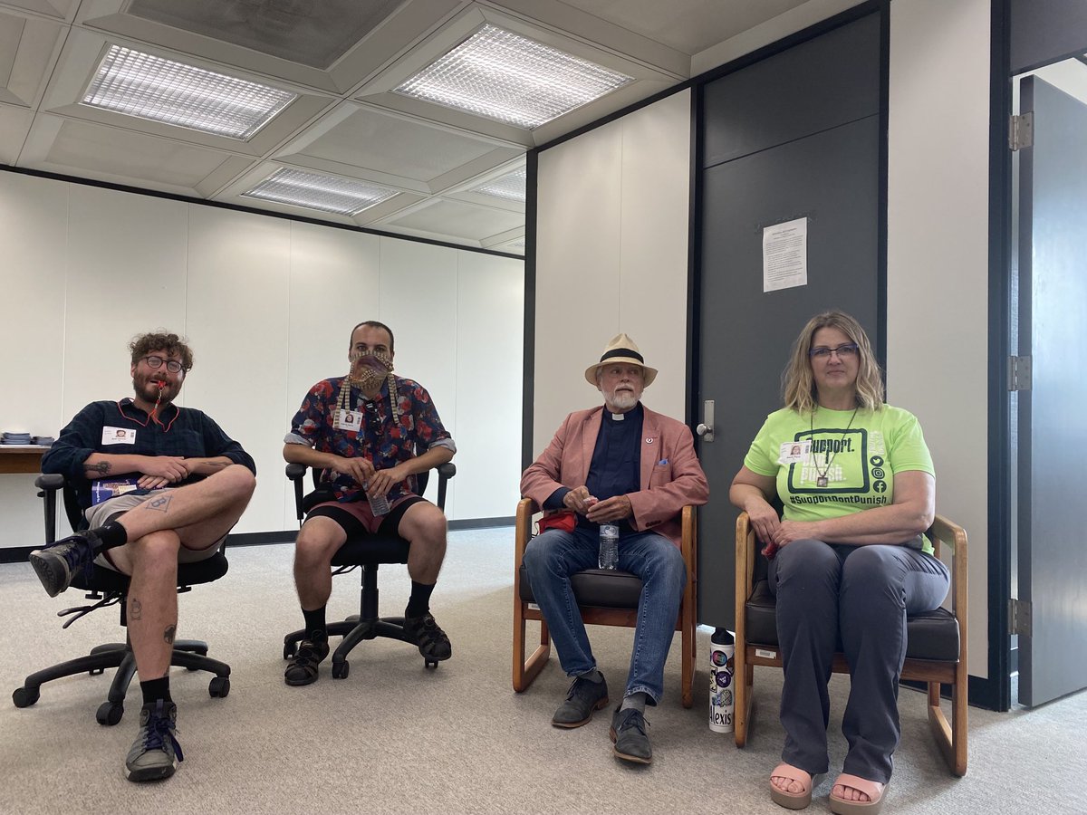 TruthPharm's tweet image. We've occupied ⁦@NYGovCuomo⁩ office in Binghamton NY demanding that he pass Overdose Prevention Centers in New York State. 

Alexis Pleus of Truth Pharm 
Charles King of ⁦@housingworks⁩
Ryan Carson and Nikki Barva of  ⁦@NOODNYCampaign
 holding the occupation.