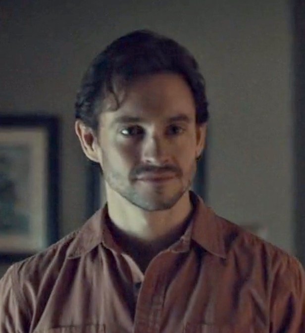trailerparkbaby's tweet photo. that little sly fox smile he cant suppress when he manipulates and lures powerful men by being pretty and cute https://t.co/G2THsULyZw