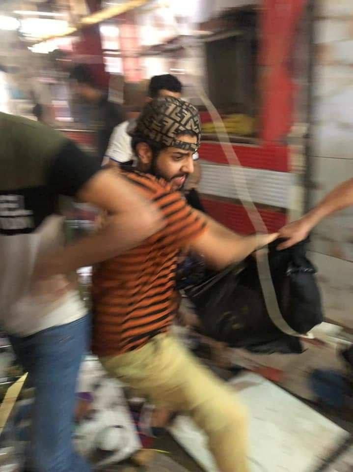 Trending_Iraq's tweet photo. ⭕️ #عاجل : اللحظات الأولى لانفجار العبوة الناسفة في سوق الوحيلات بمدينة الصدر شرقي #بغداد و أنباء الآن عن سقوط شهيدين و 13 مصاباً . https://t.co/ejeKLNelfJ
