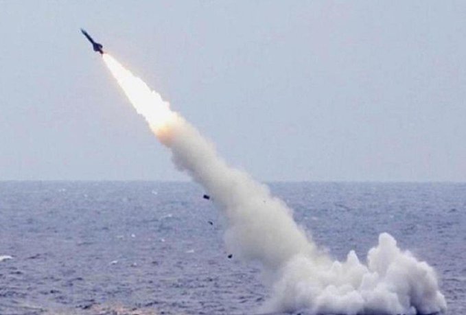 NewsFOF's tweet image. रूस ने हाइपरसोनिक मिसाइल का सफल परीक्षण किया, नाटो ने बताया क्षेत्र के लिए खतरा
#Russia #TestFire #Missile #Hypersonic #NATO