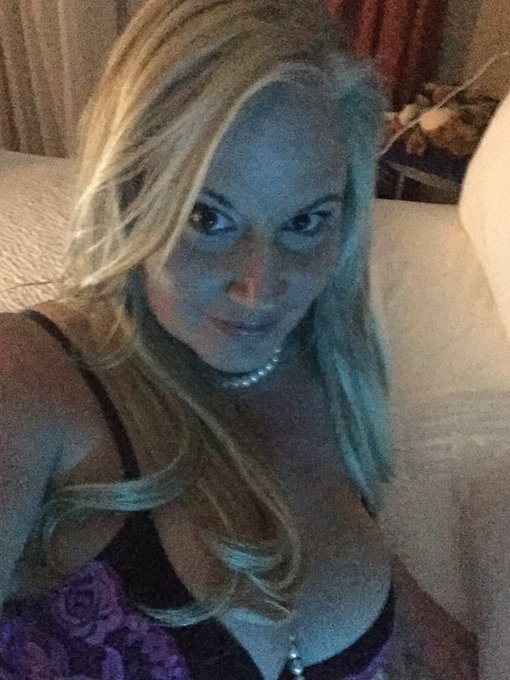 Ever wonder why my OF page is so successful?  Because I personally respond to each and every message