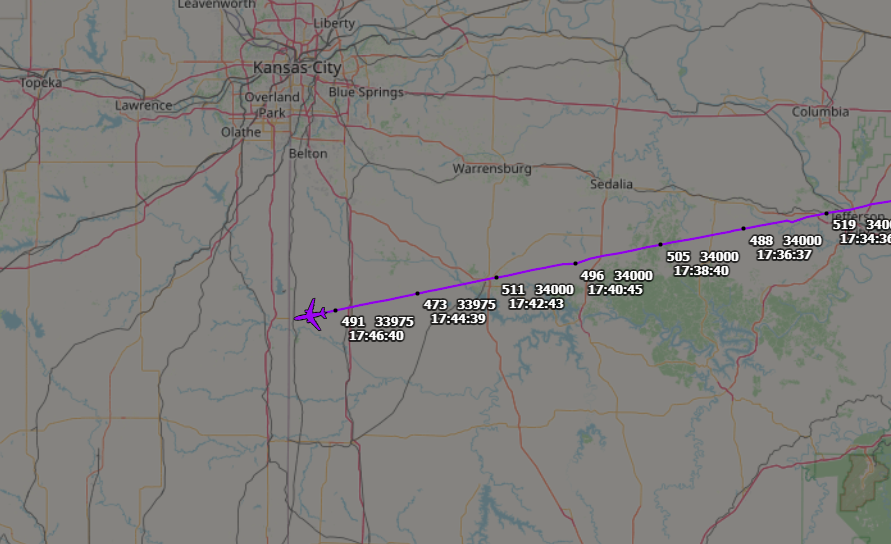 FlightsReach's tweet photo. 305th AMW KC-10A (ADFEAC) passing Kansas City at FL340 as OPEC76
On its final flight to AMARG at Davis Monthan AFB
The Eight KC-10A to be retired to the Boneyard. https://t.co/WGov1bXbgc