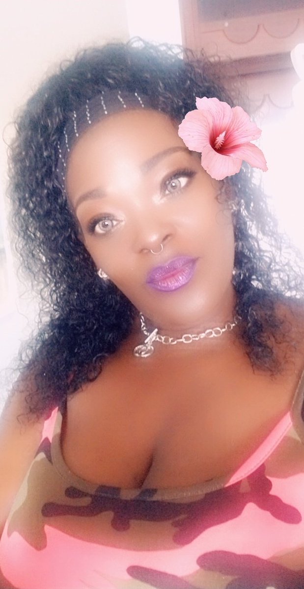 WhoFlu's tweet photo. My eyes were trying to focus on the flower!😂😂😂😂😂 #FluBabyWhoBaby #IGotDaMotts #snapchatfilter https://t.co/oQGD0VTEXN