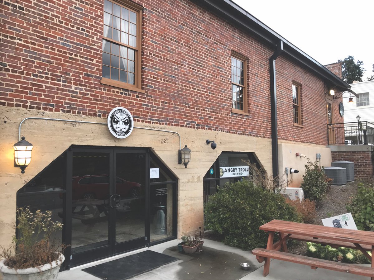 wellcraftednc's tweet photo. Our book is published today, which is also the first day of Triad Beer Week! Cheers and share one for us. We have some upcoming launch events, and we’ll keep y’all up to date. #ncbeer #beerhistory #336beer https://t.co/Y5FytjSEPw https://t.co/yjUvFqXaog