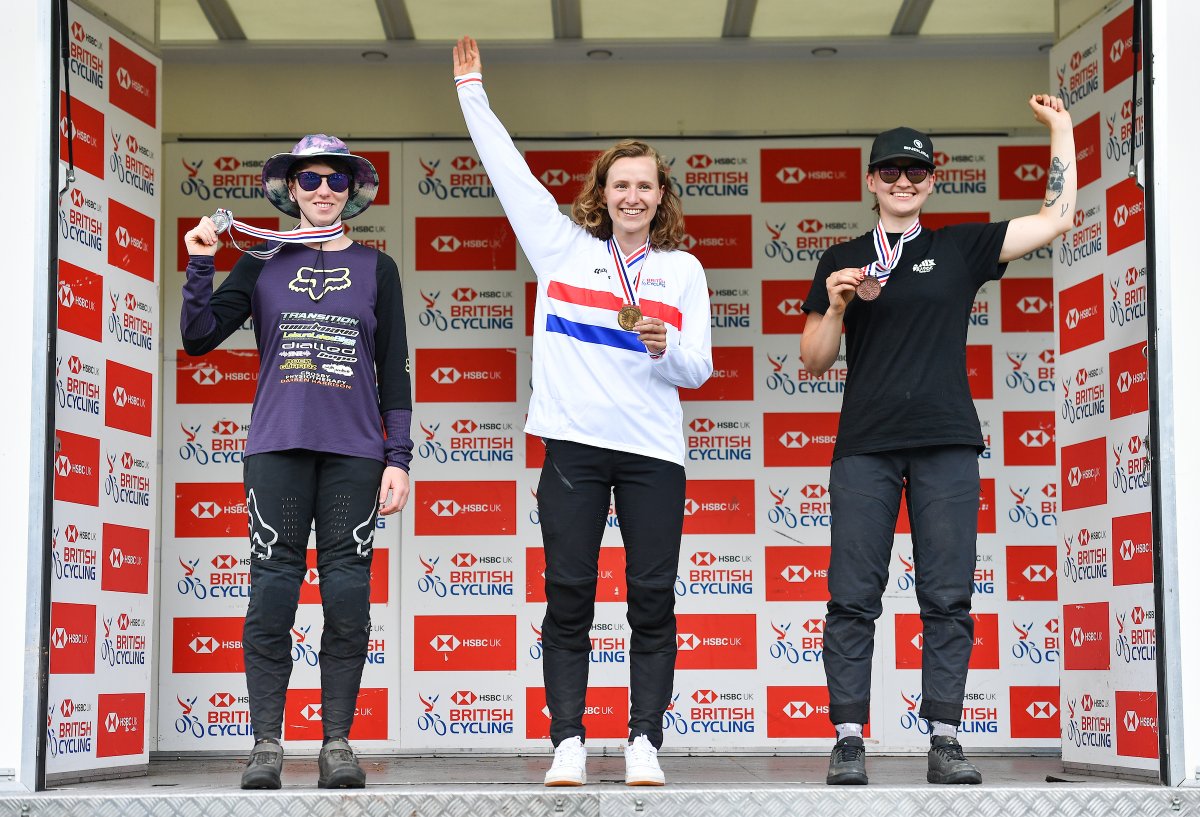 #ICYMI 🔎 Matt Walker and Katherine Sharp conquered Rhyd-Y-Felin to take home the stripes at the 2021 @HSBC_UK | National Downhill Championships 🇬🇧

Report 📄 bit.ly/3riIxFg

#NatDHChamps