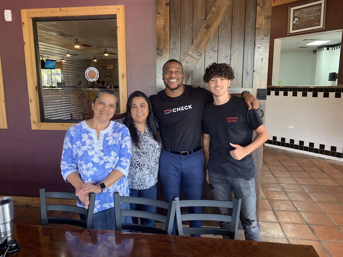 BigMike052's tweet image. Mark founder of @ComedyGuys teaches a defensive driving course in #houstontx after the course the students got @get_check_app and became #checkmates 

#partnership #getcheck