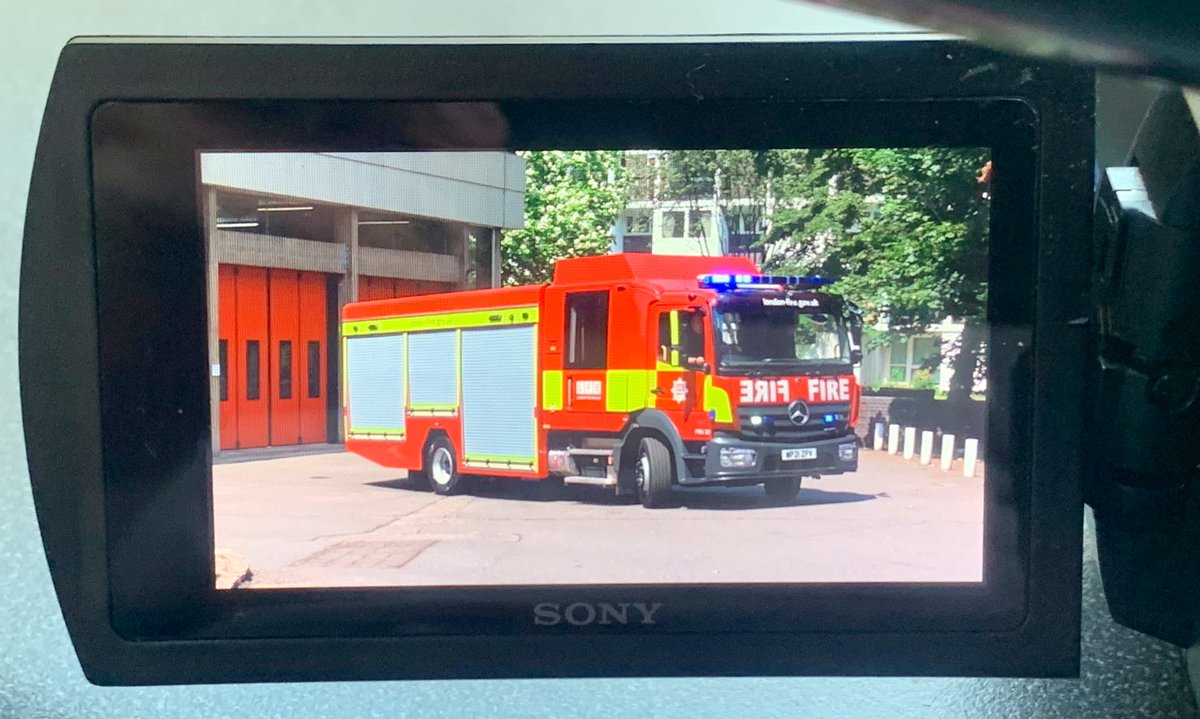 EasternFirePics's tweet image. * * Coming Shortly * * BRAND NEW   #LFB Fire Rescue Units #FRU x 2 Responding citywide.. #LondonFire #London #FireRescueUnit 🚒🔥 #Fire #EmergencyOne #Rescue #MercedesBenz @EOneUKLtd @MercedesTruckUK FRU29 FRU30 … 🚒