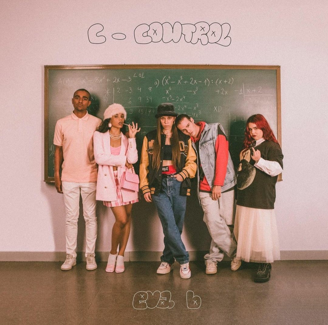 AlBordeblog's tweet photo. La originalidad y esencia de Eva B no deja de soprendernos. Hacemos un repaso en nuestro blog de todas las canciones que ha lanzado hasta el momento, incluida #CControl 👇👇

https://t.co/MvQuh1Pq5Q

#EvaB #EvaBShareFestival https://t.co/78lpBmKDp0