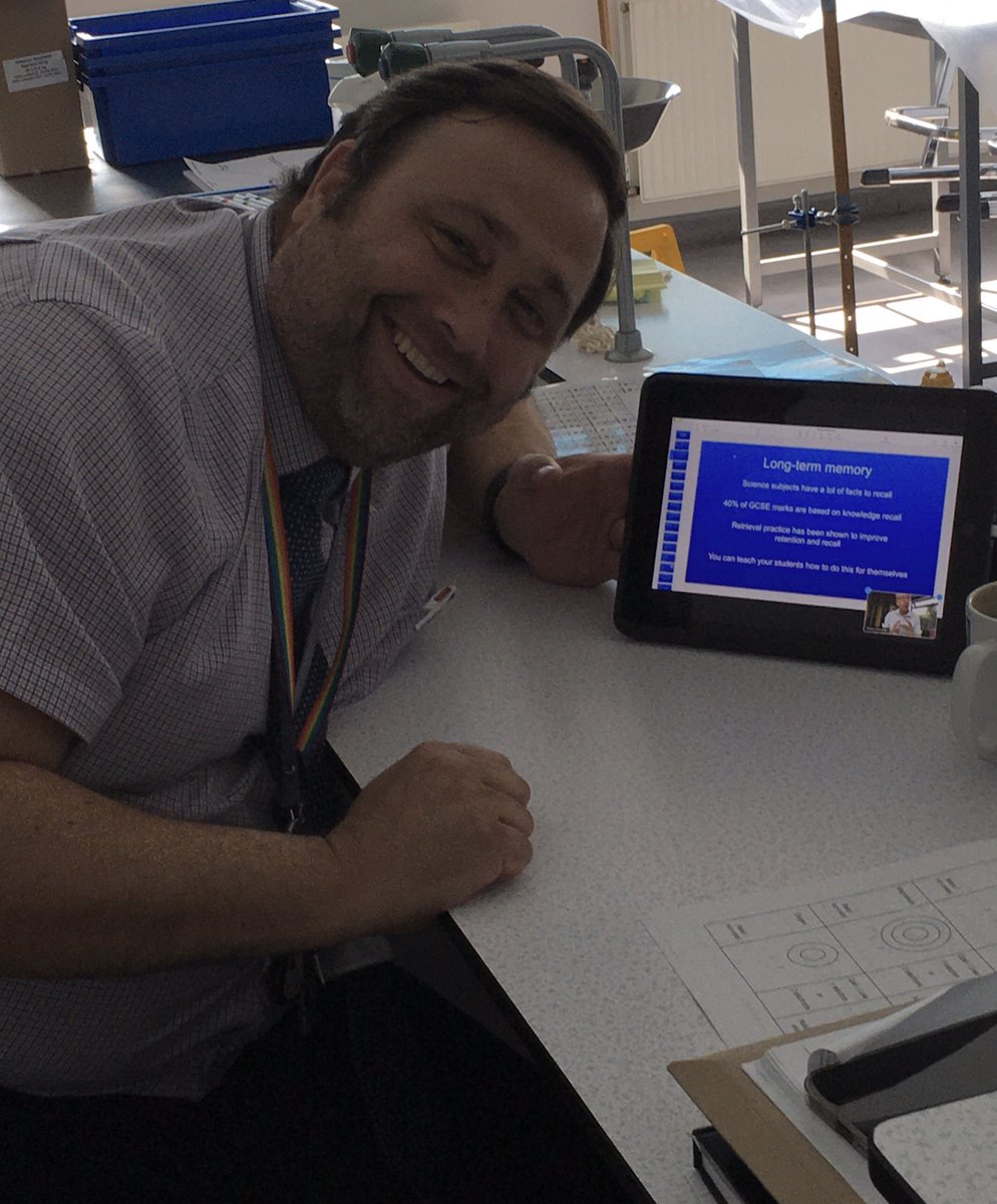 elizabe84863476's tweet image. Amazing CPD session with @UKScienceguy @OAWintringham thank you! #retrievalpractice #requiredpracticals sadly can only add 4 photos of my amazing science team and the fab Shaun Donnelly🧪🧬⚗️🔭