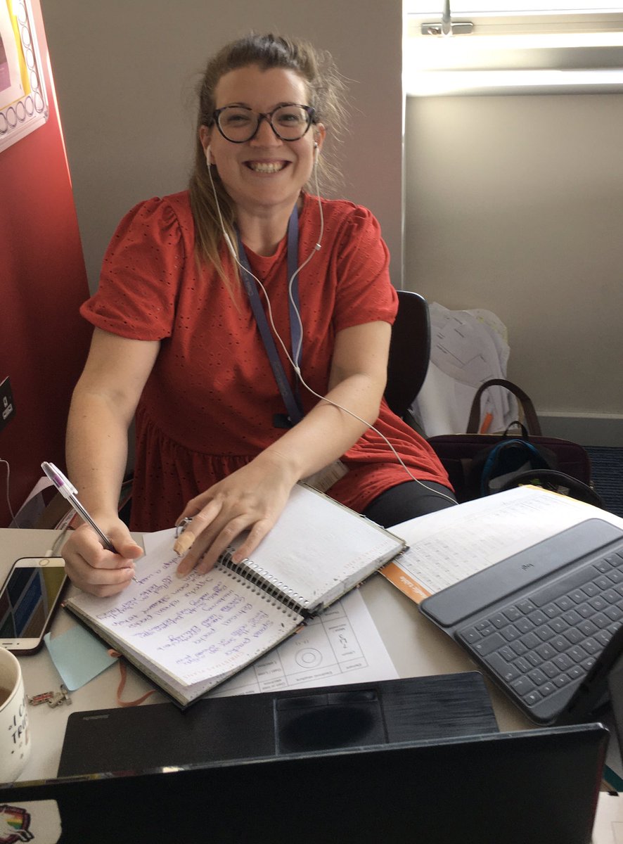 elizabe84863476's tweet image. Amazing CPD session with @UKScienceguy @OAWintringham thank you! #retrievalpractice #requiredpracticals sadly can only add 4 photos of my amazing science team and the fab Shaun Donnelly🧪🧬⚗️🔭