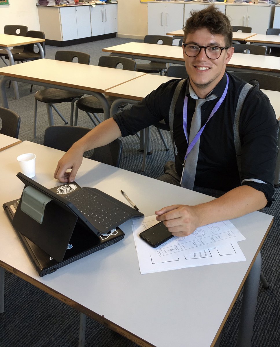 elizabe84863476's tweet image. Amazing CPD session with @UKScienceguy @OAWintringham thank you! #retrievalpractice #requiredpracticals sadly can only add 4 photos of my amazing science team and the fab Shaun Donnelly🧪🧬⚗️🔭