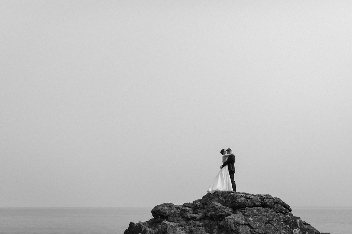 kyralee2011's tweet photo. Wedding day magic ✨ https://t.co/NnSL50Qm3J