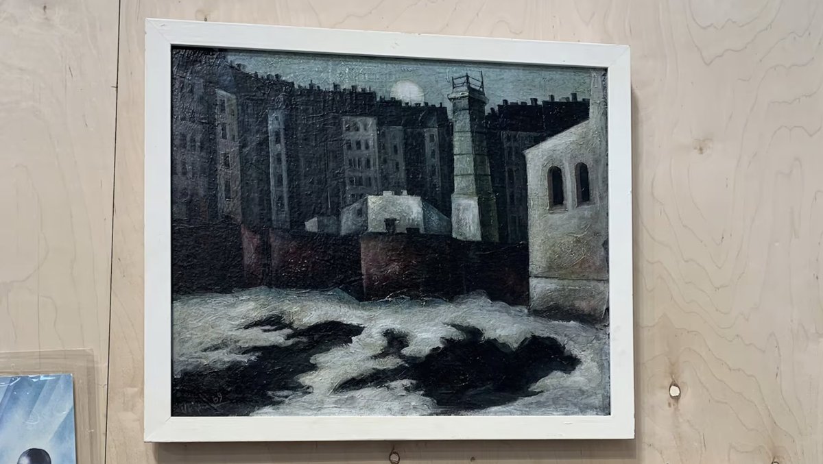 wendemuseum's tweet photo. Sometimes artwork leaves the viewer with more questions than answers. Such is the case with this week's #WendeCollectionReflection on Lutz Voigtmann's "Gloomy Town," on view now in the flea market section of "Transformations." 🎬: https://t.co/nNMC5bLTLD. https://t.co/joqmZk0OCj