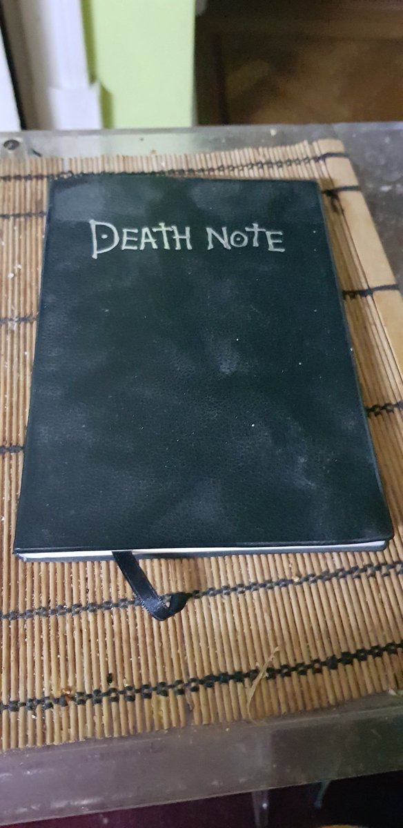 AWalkerart's tweet photo. My old death note to my ligth Yagami cosplay
Mi vieja death note para el cosplay de light Yagami
#cosplay #cosplayproject #cosplayislife #cosplaying #DeathNote #deathnotecosplay #ligthyagami https://t.co/mWaJphDB1T