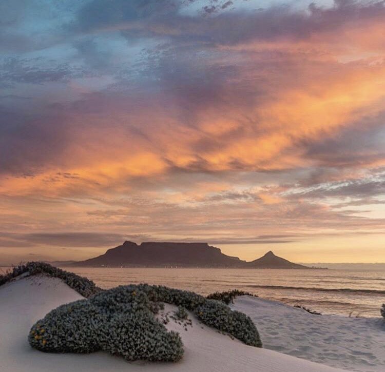 Table Mountain Sunset 🌅 

Beauty 📸 <a href="/Instacptguy/">Heinrich Knoetze</a>