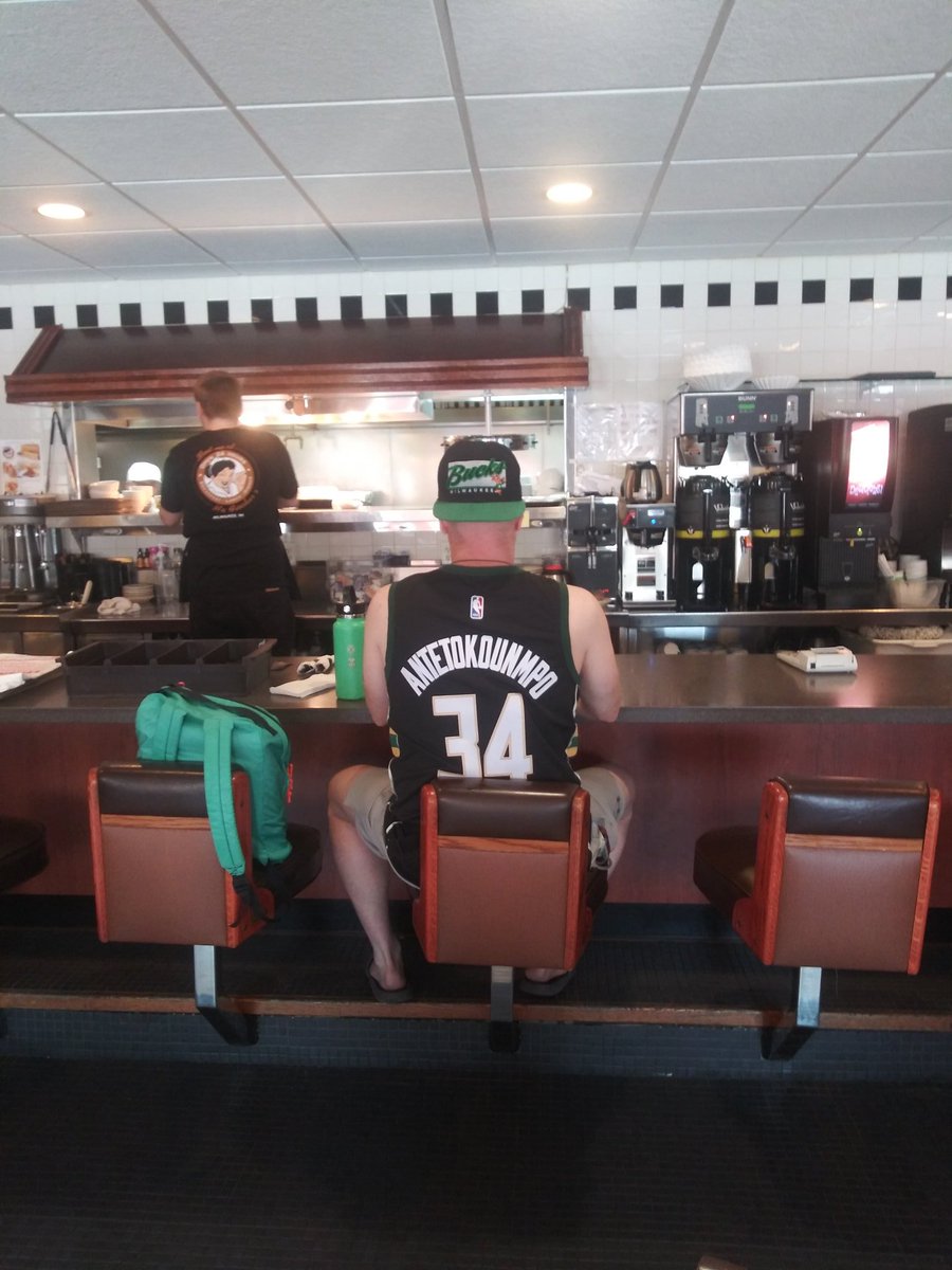 414cast's tweet photo. Homage to Herb.
#Milwaukee 
#MaFischers
@bucks 
#FearTheDeer https://t.co/CrdkLwjmXA