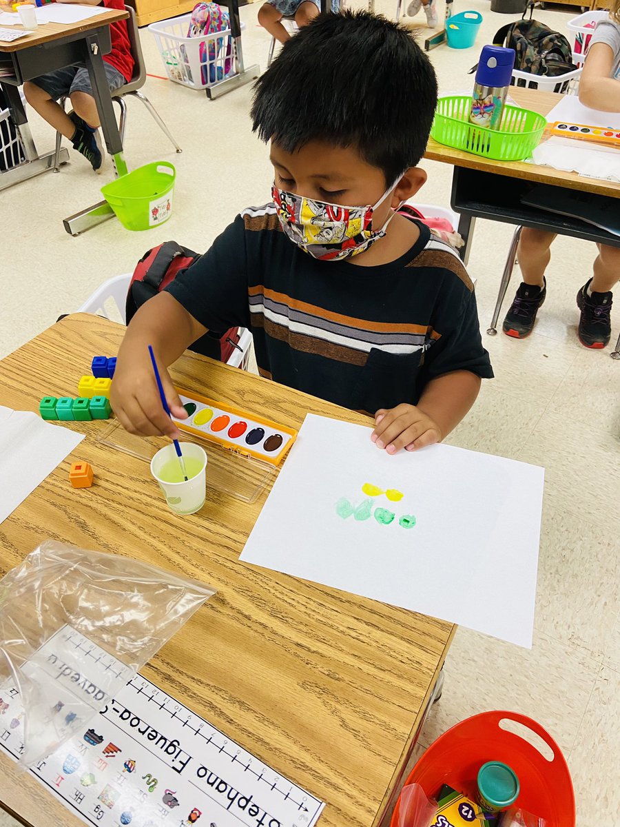 MsDoshisClass's tweet photo. We sorted unifex cubes and recorded our work using water colors! https://t.co/xaitCJsDUz