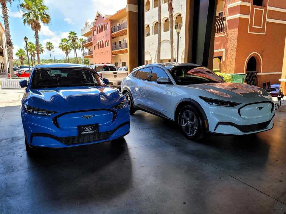 LyftGyft's tweet photo. While @bobhathaway7 and I were hanging out with our Mach-E’s in Daytona, FL, @livelifewithkc ( Kevin ) stopped to check them out. That was on 7/14, today Kevin and Bob linked up and Kevin ordered his Mach-E! Kevin is and auto enthusiast and an entrepreneur, he got it. @Ford https://t.co/GEzdF6XEaM