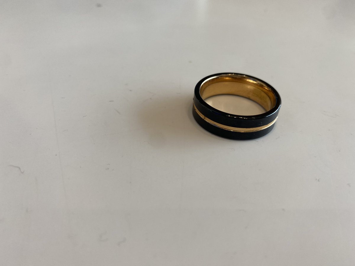 CoachJMoses's tweet image. **missing ring**
I found this ring on the counter of the men’s restroom on the second floor of the convention, next to meeting room 208. I gave it to the guys at the “Guest Services” desk in the lobby.@THSCAcoaches @Matt_Stepp817