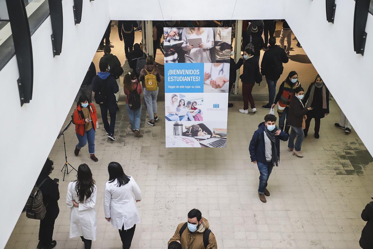 Bienvenidos/as: estudiantes 👩‍⚕️👨🏽‍⚕️🧑🏻‍⚕️👏👏👏 
Hagan del Clínicas su casa 🏠 
Los recibimos con música 🎶🎶 y alegría 😌 ☺️🤗#haciendolocorrectoenellugarcorrecto