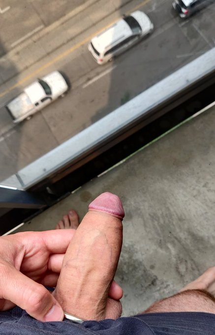 Hello world 🍆 https://t.co/pFulsQwEw7