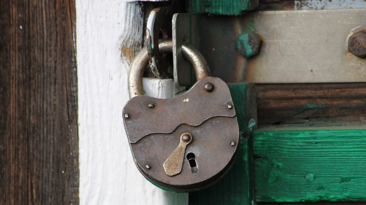 What Happens To Your Money If A Bank Fails? Ways To Protect Yourself forbes.com/advisor/in/ban…
via @forbes 

<a href="/MCins_/">Matteo Carbone</a> @julian_teicke <a href="/daschreiber/">Daniel Schreiber</a> <a href="/chrischeatham/">Chris Cheatham</a> <a href="/Minh_Q_Tran/">Minh Q. Tran</a> <a href="/kylenakatsuji/">Kyle Nakatsuji</a> <a href="/ScottWalchek/">Scott Walchek</a> <a href="/nigelwalsh/">Nigel Walsh 🙌🏻</a> 
#Insurance #Banking #Fintech #DigitalTransformation