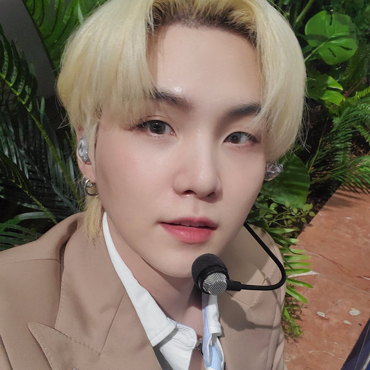 BNGDLESIRES's tweet photo. ⭑our favorite blondes 

#BTS #방탄소년단 @BTS_twt 
#GIDLE #여자아이들 @G_I_DLE https://t.co/DUvrNJYCTX