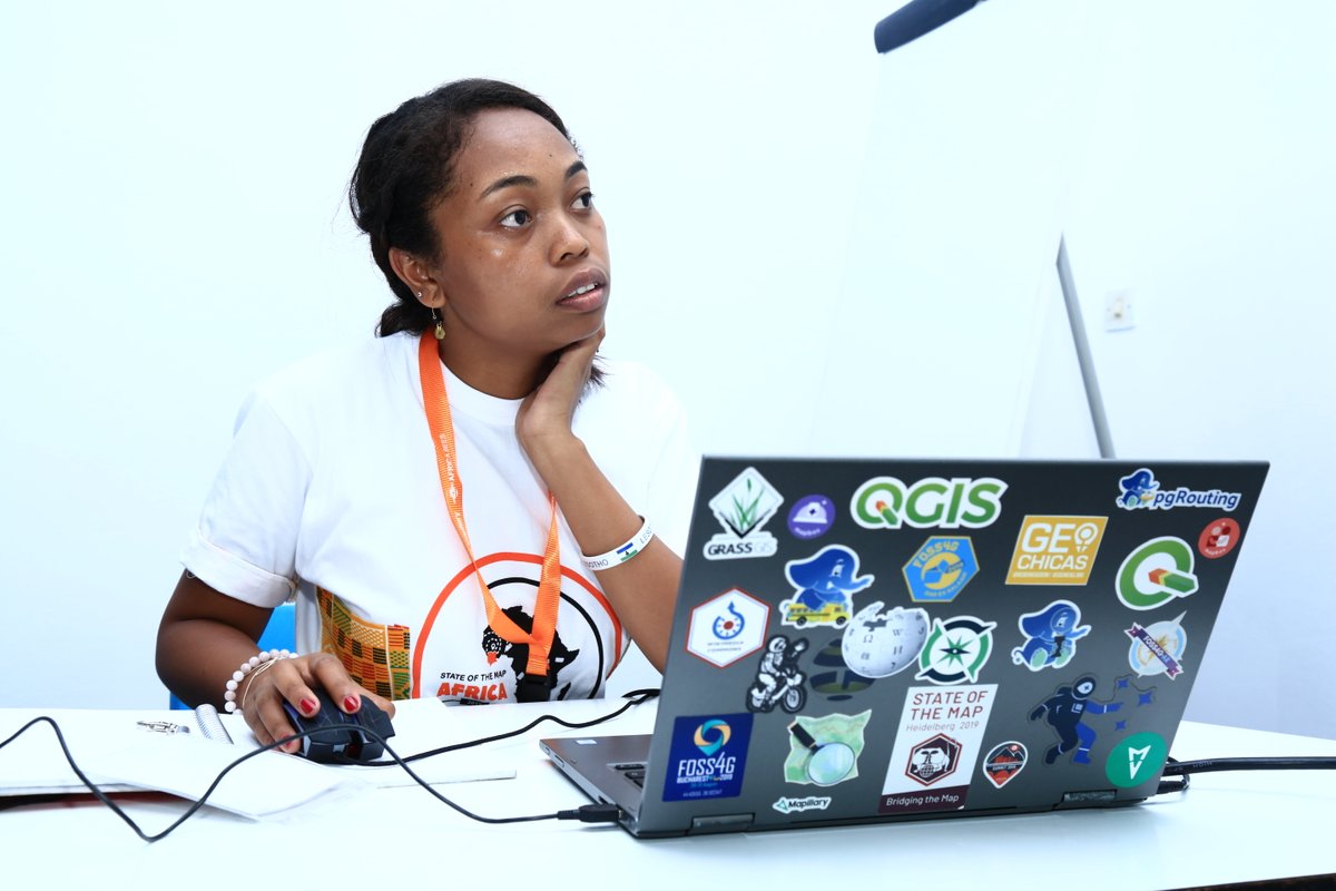 Oui ça y est
vous pouvez non seulement soumettre votre contribution en français mais aussi réaliser votre présentation en français, durant la conférence #sotmafrica cette année. 
Ne manquez pas l'occasion de soumettre votre exposé - il ne reste qu'un jour! pretalx.com/sotm-africa-20…