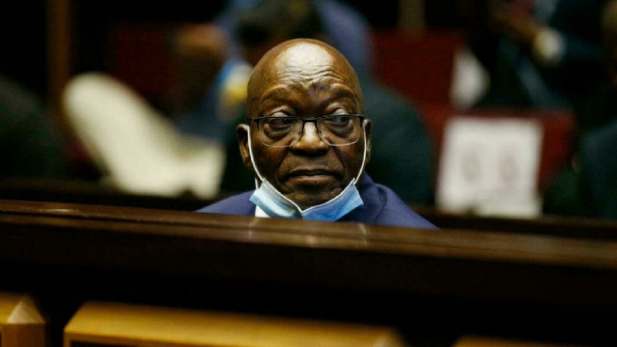 جنوب أفريقيا  إستئناف محاكمة الرئيس السابق جاكوب زوما وأنصاره يتظاهرون أمام المحكمة