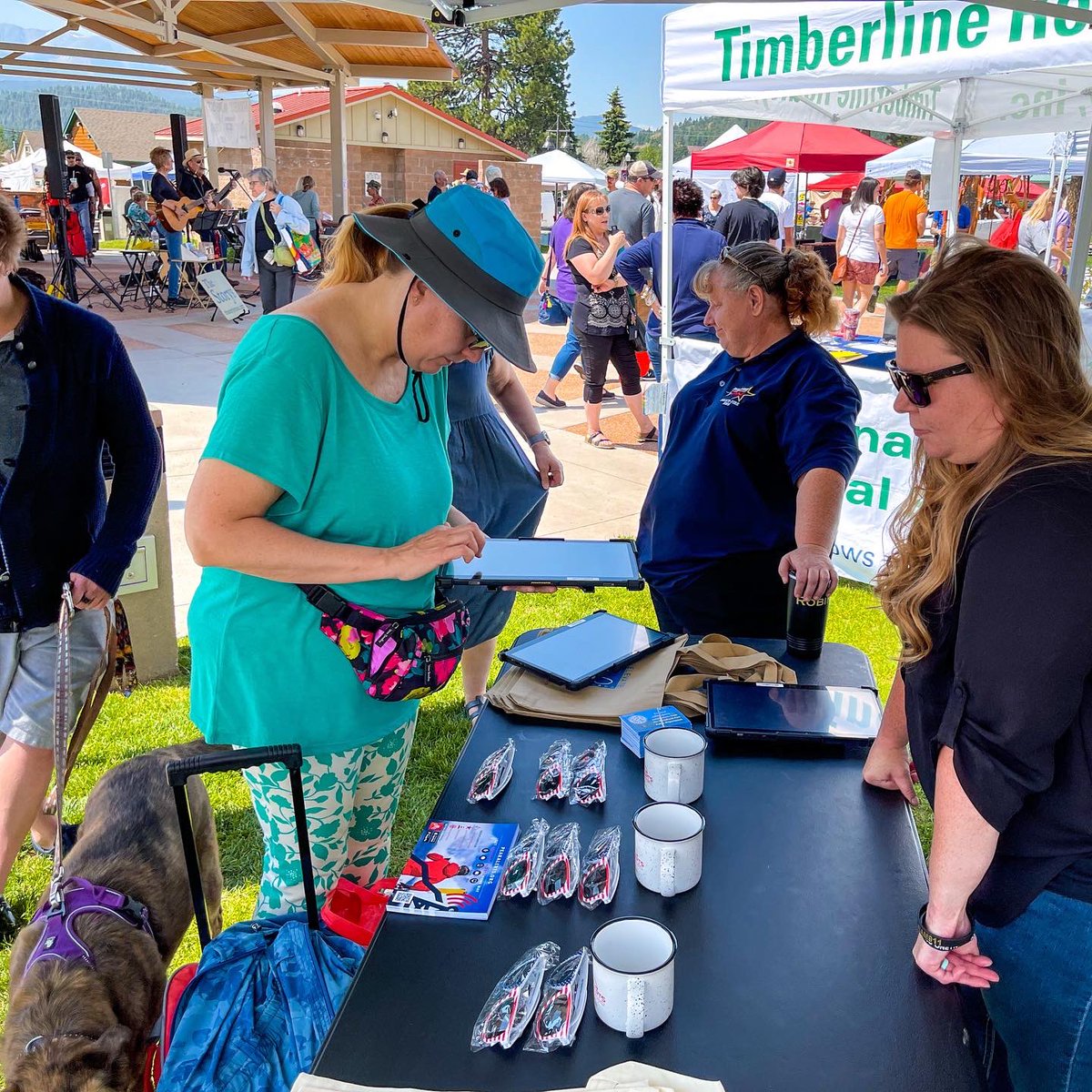 We had dual events last Friday at the El Paso County Fair and Woodland Park Farmers Market. Make sure you’re registered for emergency alerts by going to peakalerts.org and downloading the #Everbridge app. #peakalerts #emergencyalerts